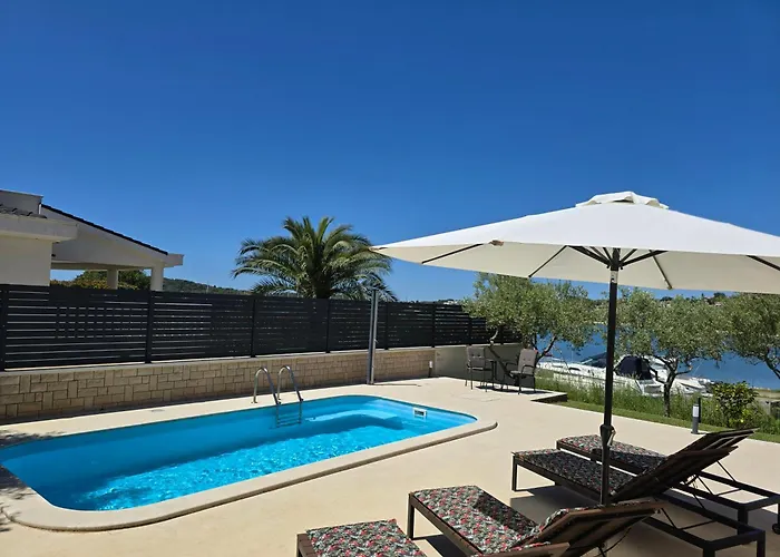 Olive Garden, Apartment With A Private Pool